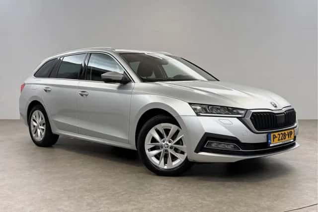 Škoda Octavia (2022) thumbnail 6