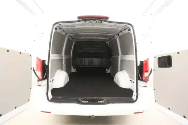 Mercedes-Benz Vito (2021) thumbnail 3