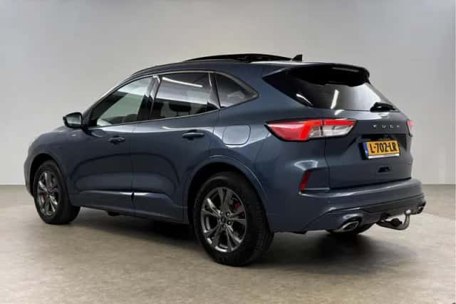 Ford Kuga (2021) thumbnail 4