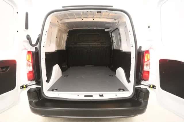 Toyota ProAce City (2025) thumbnail 3