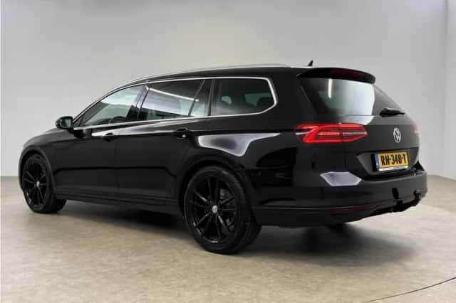 Volkswagen Passat (2018) thumbnail 3