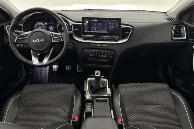 Kia Ceed (2024) thumbnail 2