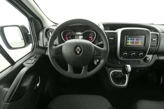 Renault Trafic (2020) thumbnail 2