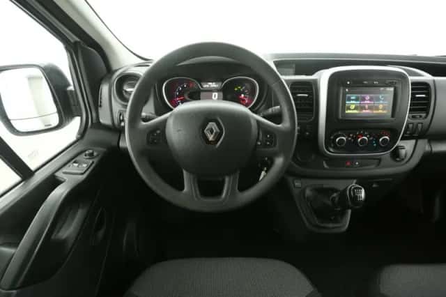 Renault Trafic (2020) thumbnail 2