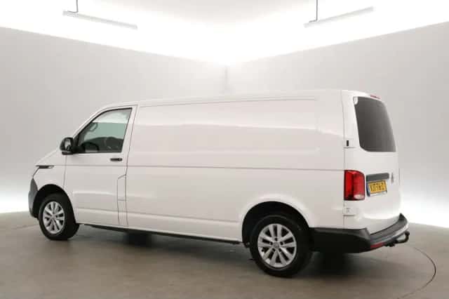 Volkswagen Transporter (2021) thumbnail 4