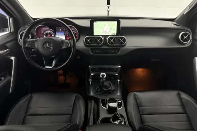 Mercedes-Benz X-Klasse (2019) thumbnail 2
