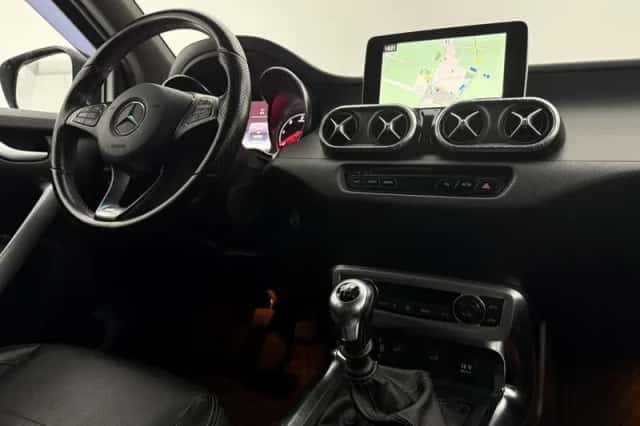 Mercedes-Benz X-Klasse (2019) thumbnail 4
