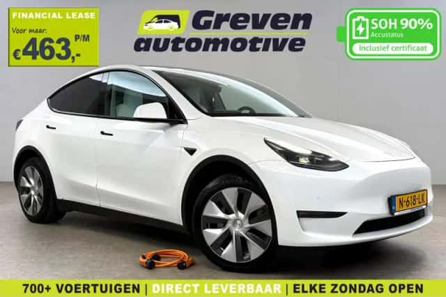 Tesla Model Y (2021) thumbnail 1