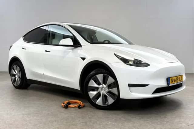 Tesla Model Y (2021) thumbnail 6