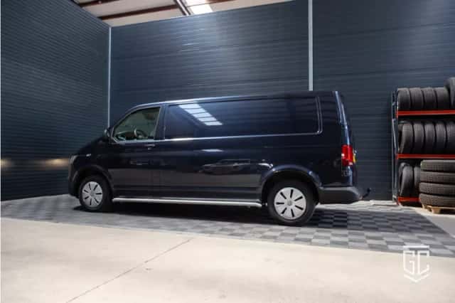 Volkswagen Transporter (2023) thumbnail 4
