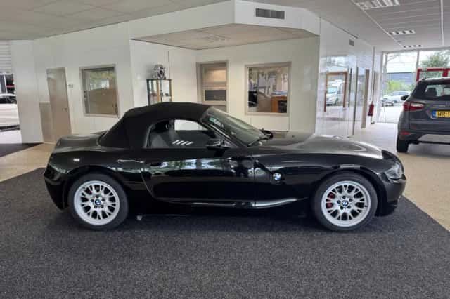 BMW Z4 (2005) thumbnail 5