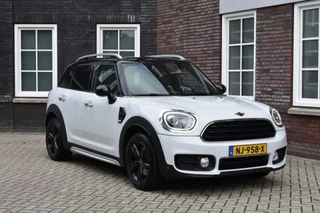 MINI Countryman (2017) thumbnail 1