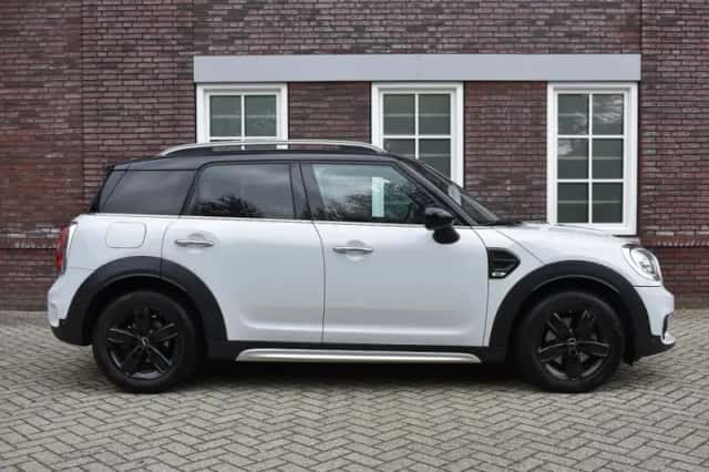 MINI Countryman (2017) thumbnail 6