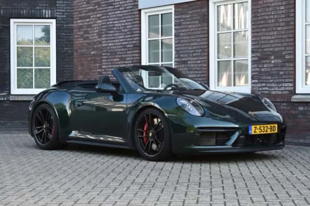 Porsche 911 (2024) thumbnail 1