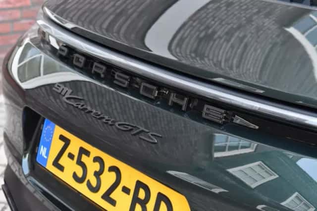 Porsche 911 (2024) thumbnail 6
