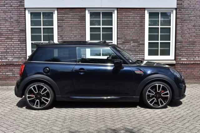 MINI Cooper (2022) thumbnail 5