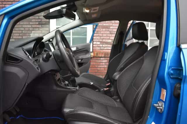 Ford Fiesta (2014) thumbnail 3