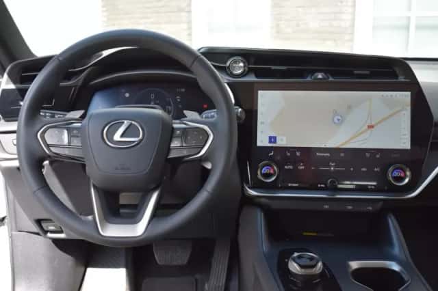 Lexus RZ (2025) thumbnail 2