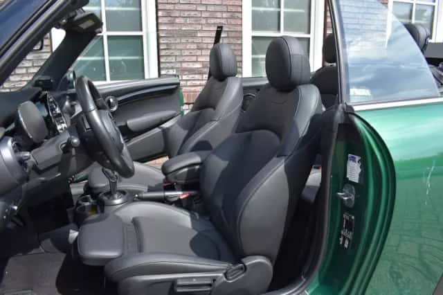 MINI Cooper (2023) thumbnail 3