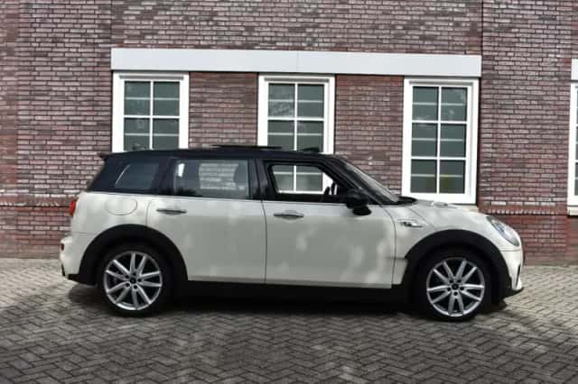 MINI Clubman (2016) thumbnail 4