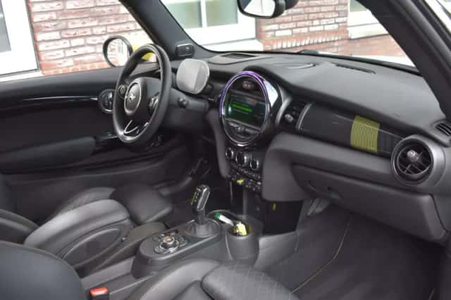 MINI Cooper (2019) thumbnail 4