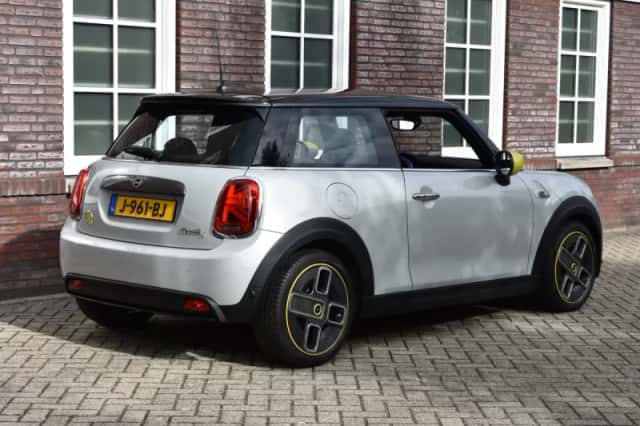 MINI Cooper (2019) thumbnail 6