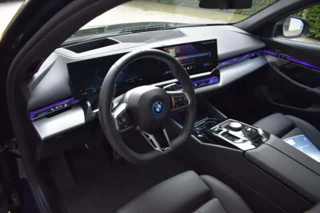 BMW i5 (2026) thumbnail 2