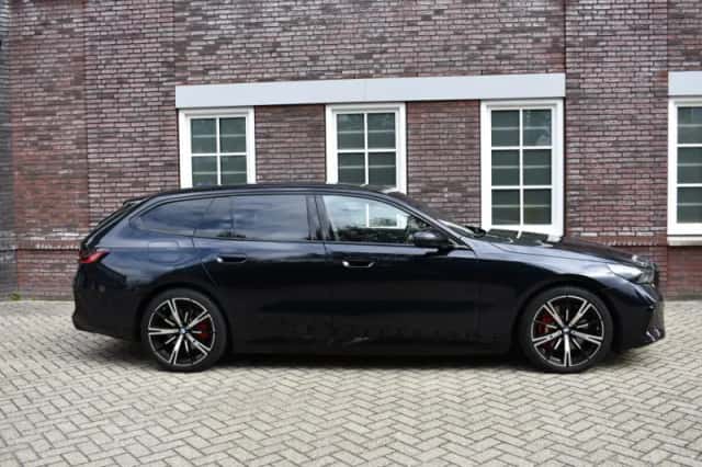 BMW i5 (2026) thumbnail 4
