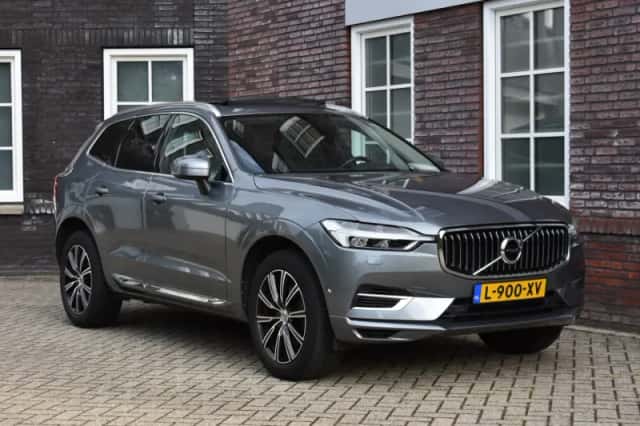 Volvo XC60 (2018) thumbnail 1