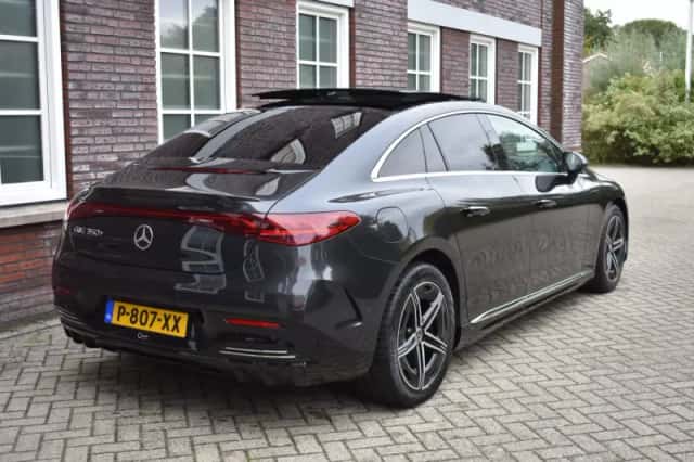 Mercedes-Benz EQE (2022) thumbnail 6