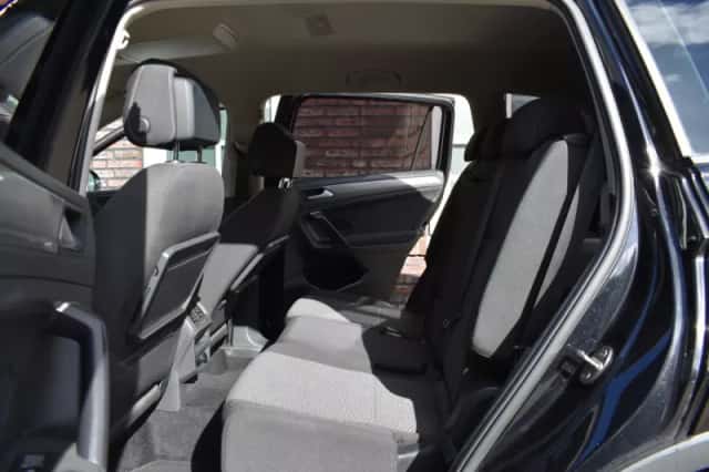 Volkswagen Tiguan (2021) thumbnail 3