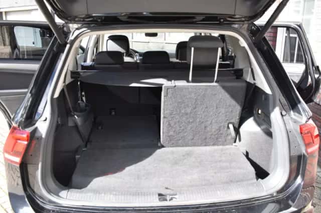 Volkswagen Tiguan (2021) thumbnail 4