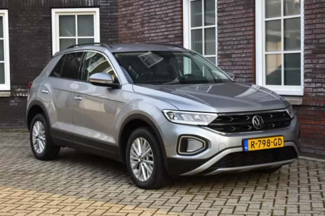 Volkswagen T-Roc (2022) thumbnail 1