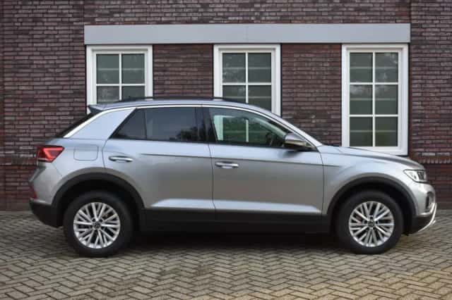 Volkswagen T-Roc (2022) thumbnail 5