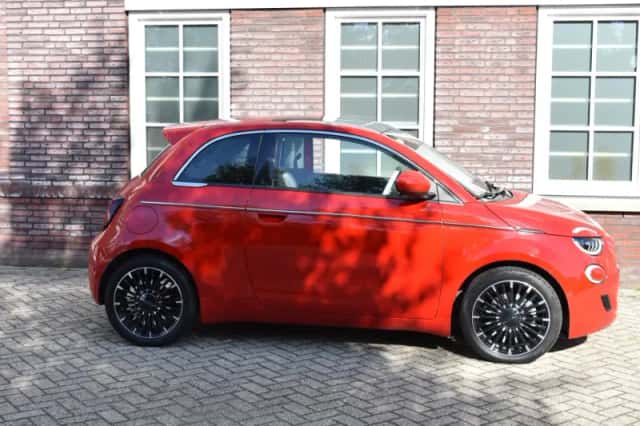Fiat 500 (2024) thumbnail 6