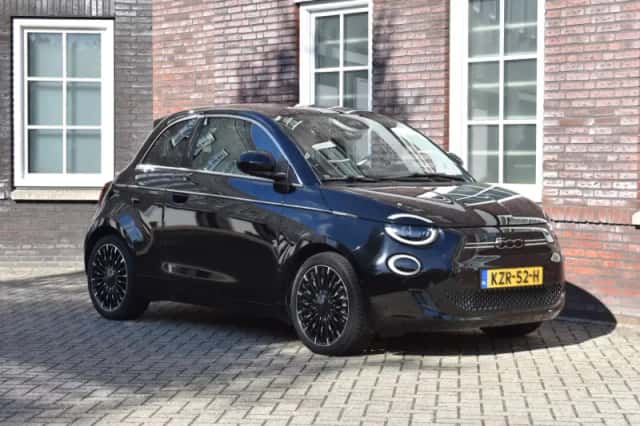 Fiat 500 (2024) thumbnail 1
