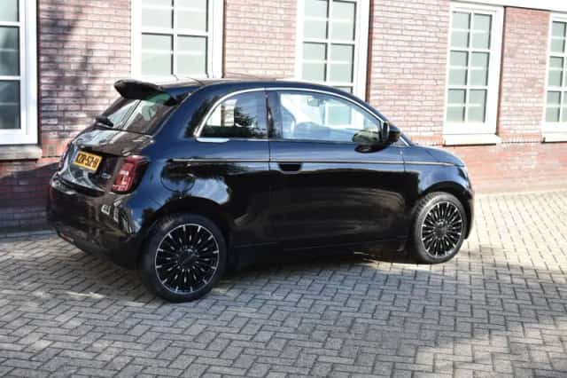 Fiat 500 (2024) thumbnail 6