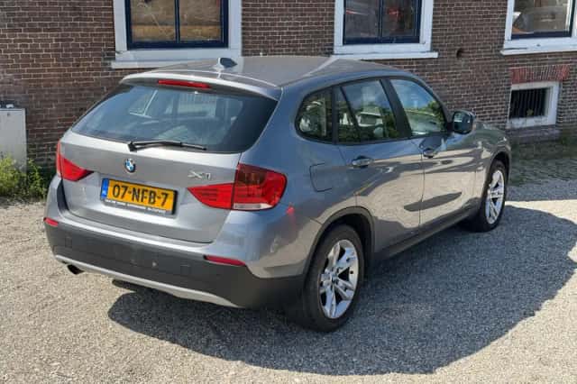 BMW X1 (2010) thumbnail 4