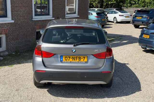 BMW X1 (2010) thumbnail 5