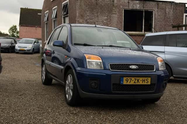 Ford Fusion (2008) thumbnail 3