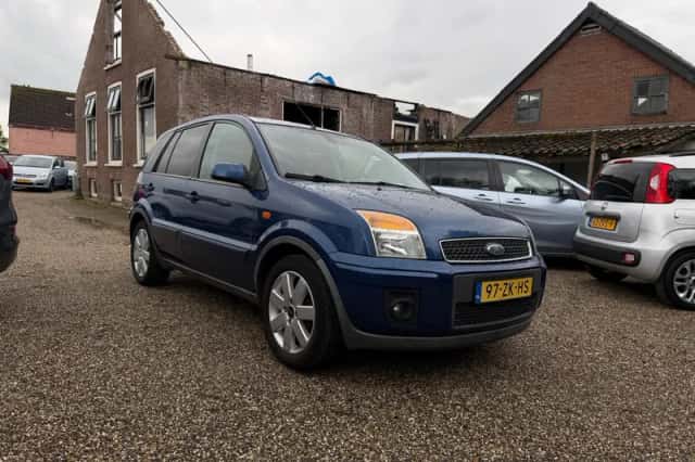 Ford Fusion (2008) thumbnail 4