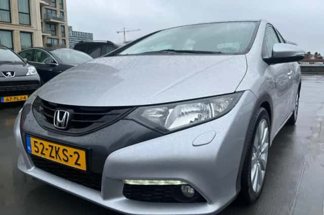 Honda Civic (2012) thumbnail 1