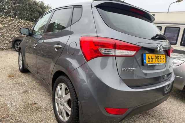 Hyundai ix20 (2011) thumbnail 3