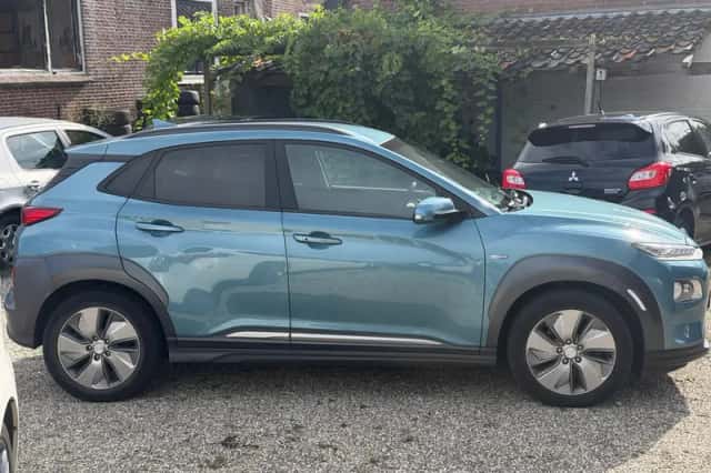 Hyundai Kona (2019) thumbnail 3