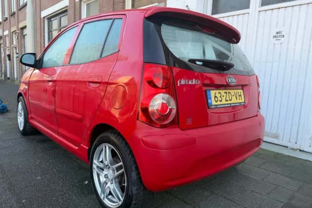 Kia Picanto (2008) thumbnail 3