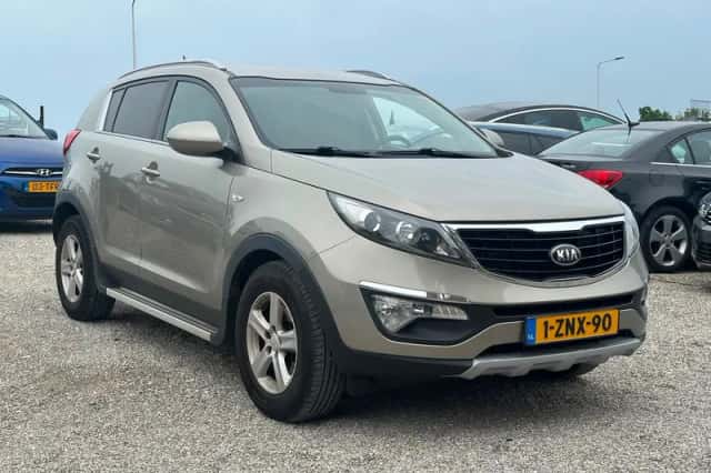 Kia Sportage (2015) thumbnail 1