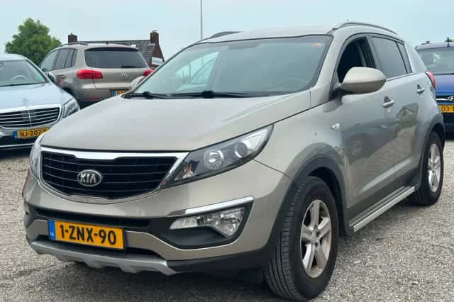 Kia Sportage (2015) thumbnail 3