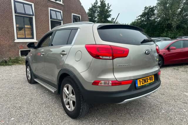 Kia Sportage (2015) thumbnail 5