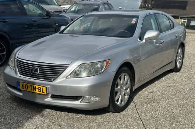 Lexus LS (2007) thumbnail 1