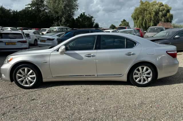 Lexus LS (2007) thumbnail 2